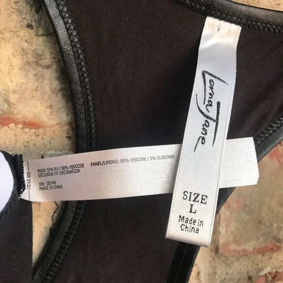 { LORNA JANE }  Sexy Cutout Tank Top - NWOT Large - Picture 9 of 16